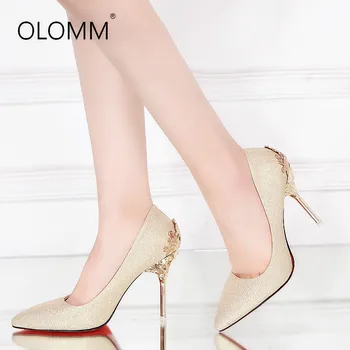 Metal Decoration Pointed Silver High Heels Sexy Stiletto Bride Red Wedding Shoes Luxury Shoes Women Designers Zapatos De Mujer
Metal Decoration Pointed Silver High Heels Sexy Stiletto Bride Red Wedding Shoes Luxury Shoes Women Designers Zapatos De Mujer