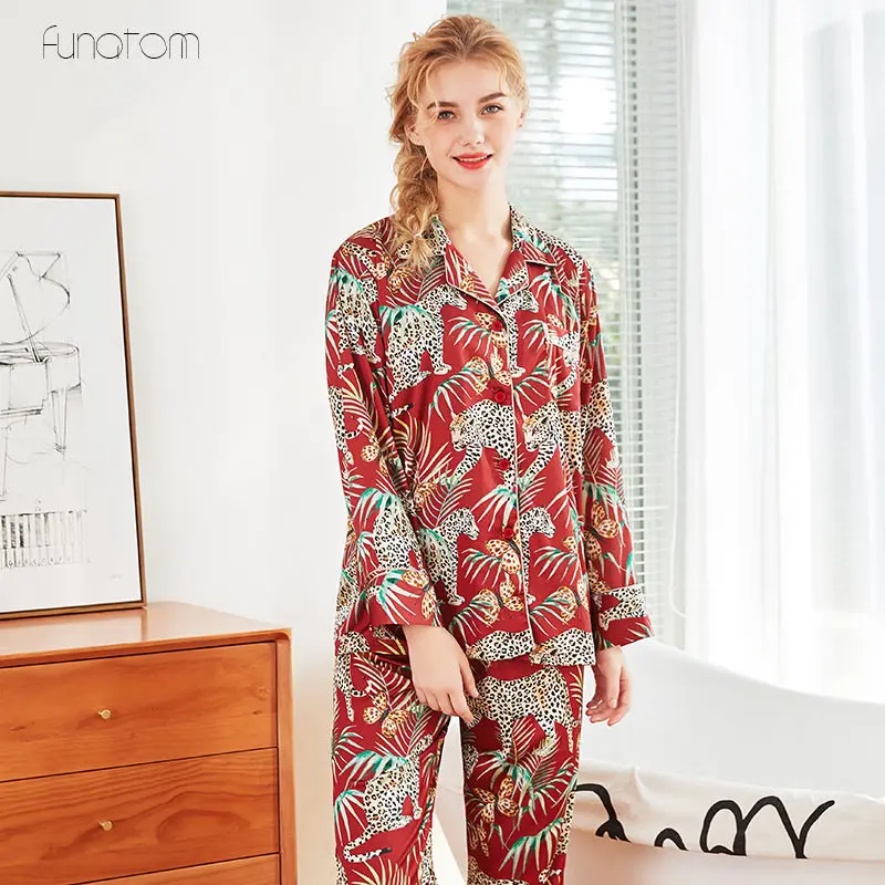 Spring Leopard Printing Pattern Women Pajama Set Rayon Sleepwear Long Sleeve Trousers Two Paper Suit
Spring Leopard Printing Pattern Women Pajama Set Rayon Sleepwear Long Sleeve Trousers Two Paper Suit