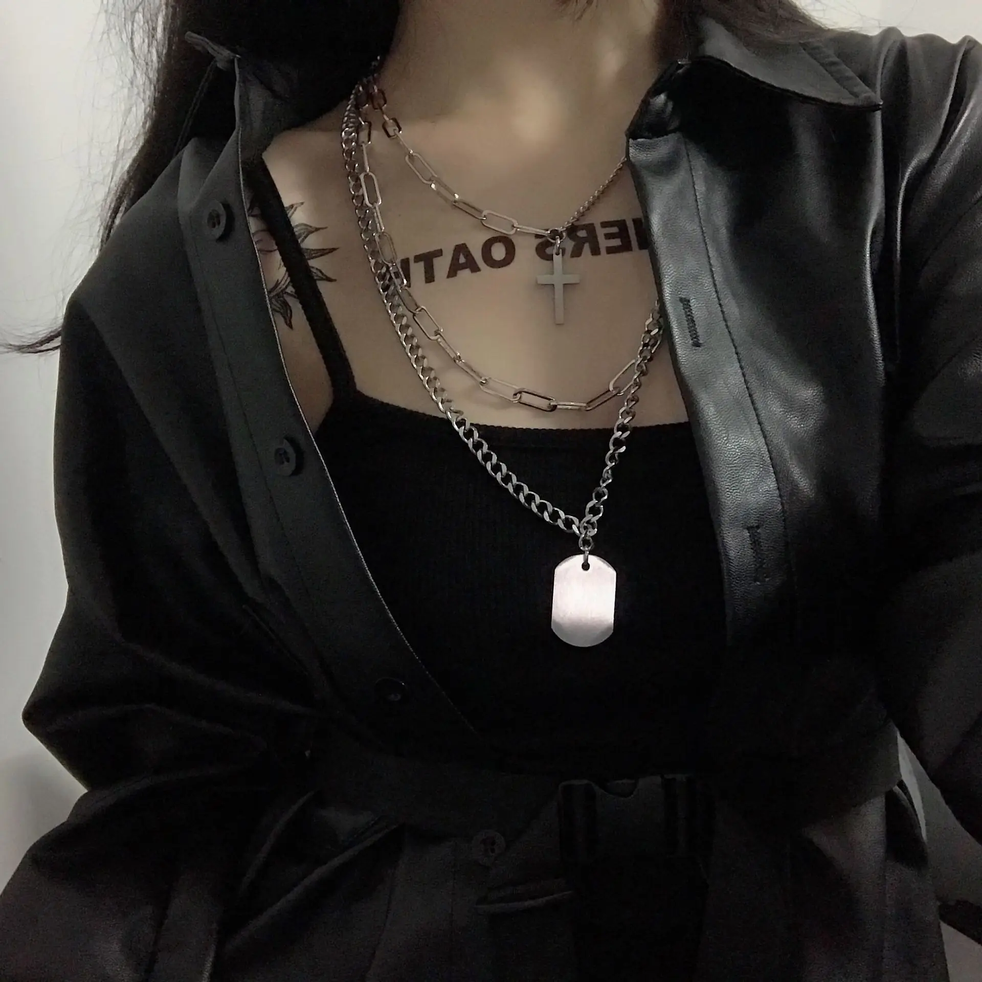 2019 new cross metal three layer hip hop long chain necklace men women couple necklace jewelry gift 
2019 new cross metal three layer hip hop long chain necklace men women couple necklace jewelry gift