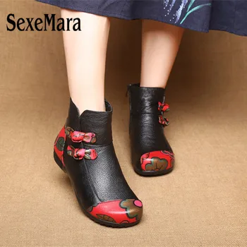 SexeMara Retro Black Women Ankle Boots Round Toe Slip On Boots Low Heel Platform Flower Plush Warmful winter Women Leather Shoes
SexeMara Retro Black Women Ankle Boots Round Toe Slip On Boots Low Heel Platform Flower Plush Warmful winter Women Leather Shoes