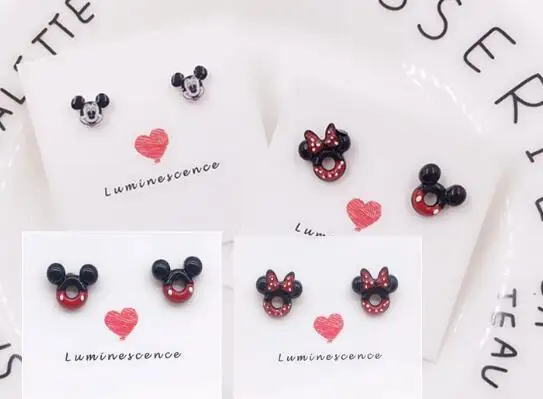 New 1 pairs classic Cartoon mickey minnie donuts Earings Women Girl lovely Children kids Lovely party Gifts
New 1 pairs classic Cartoon mickey minnie donuts Earings Women Girl lovely Children kids Lovely party Gifts