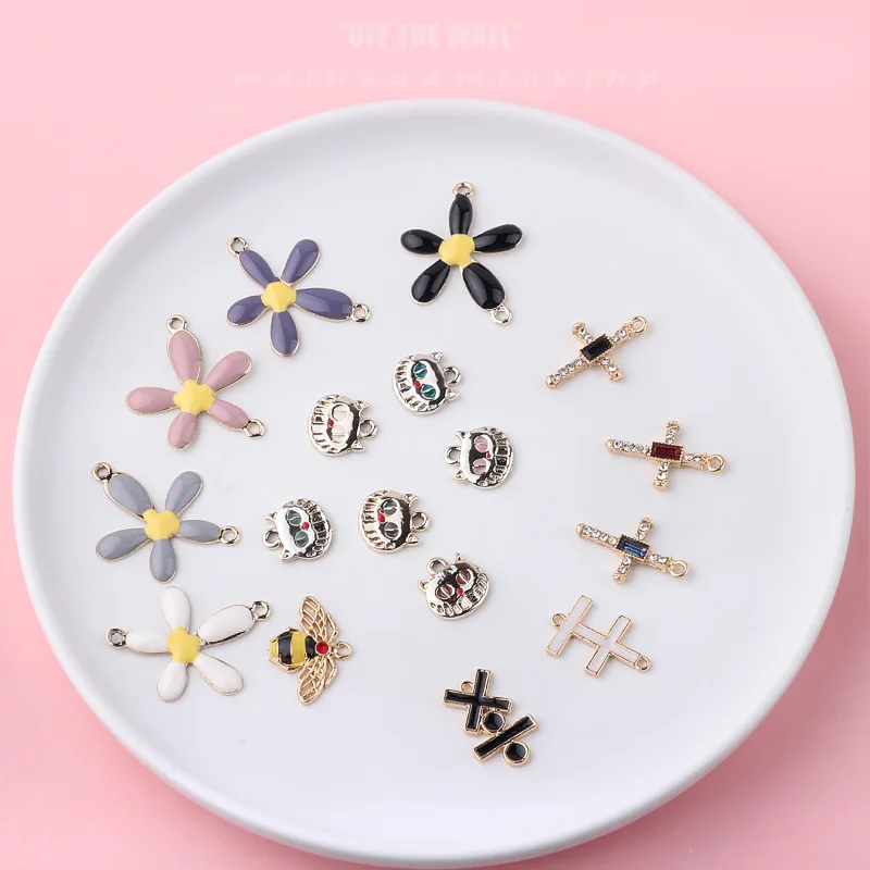 10PCS DIY Manual Jewelry Accessories Enamel Flower Crystal Cross Mathematics Symbol Bee Devil Charm Fit Jewelry Making DIY Craft
10PCS DIY Manual Jewelry Accessories Enamel Flower Crystal Cross Mathematics Symbol Bee Devil Charm Fit Jewelry Making DIY Craft