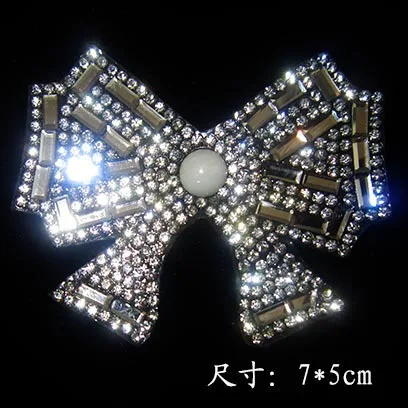 2pcs/lot Pointback Bowknot iron on transfer design rhinestones fix hot fix rhinestone transfer motifs patches for shrit bag
2pcs/lot Pointback Bowknot iron on transfer design rhinestones fix hot fix rhinestone transfer motifs patches for shrit bag