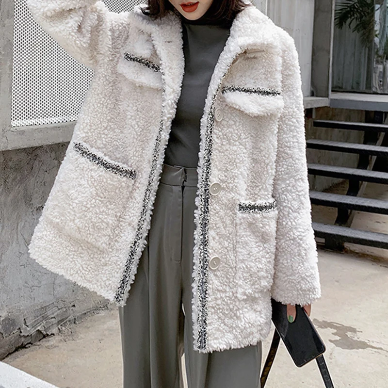 Faux Fur Coat Winter lapel Women Quality Fashion Long Sleeve Female Outerwear Warm Winter Coat Jacket Thick Plus Size Coats
Faux Fur Coat Winter lapel Women Quality Fashion Long Sleeve Female Outerwear Warm Winter Coat Jacket Thick Plus Size Coats