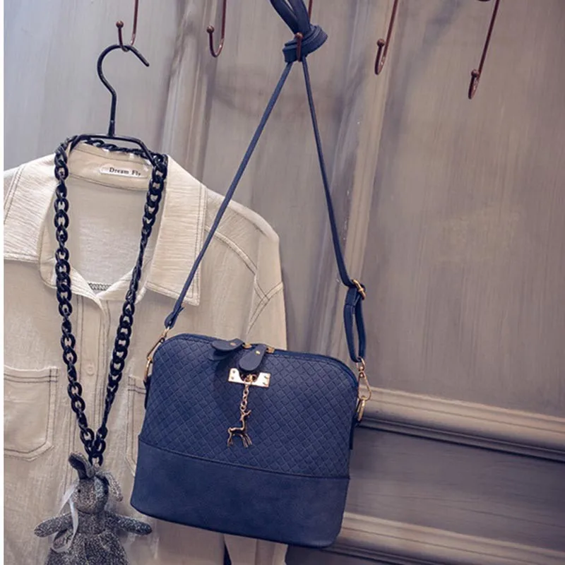 HOT-SALE-Women-Messenger-Bags-Fashion-Mini-Bag-With-Deer-Toy-Shell-Shape-Bag-Women-Shoulder (1)