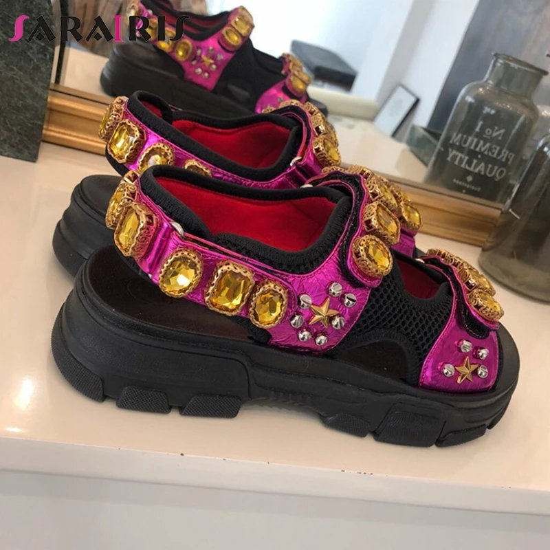 SARAIRIS 2019 New Summer Brand Design Crystal Platform Sandals Women Decorating Girl Fashion Footwear Women Casual Shoes Woman
SARAIRIS 2019 New Summer Brand Design Crystal Platform Sandals Women Decorating Girl Fashion Footwear Women Casual Shoes Woman