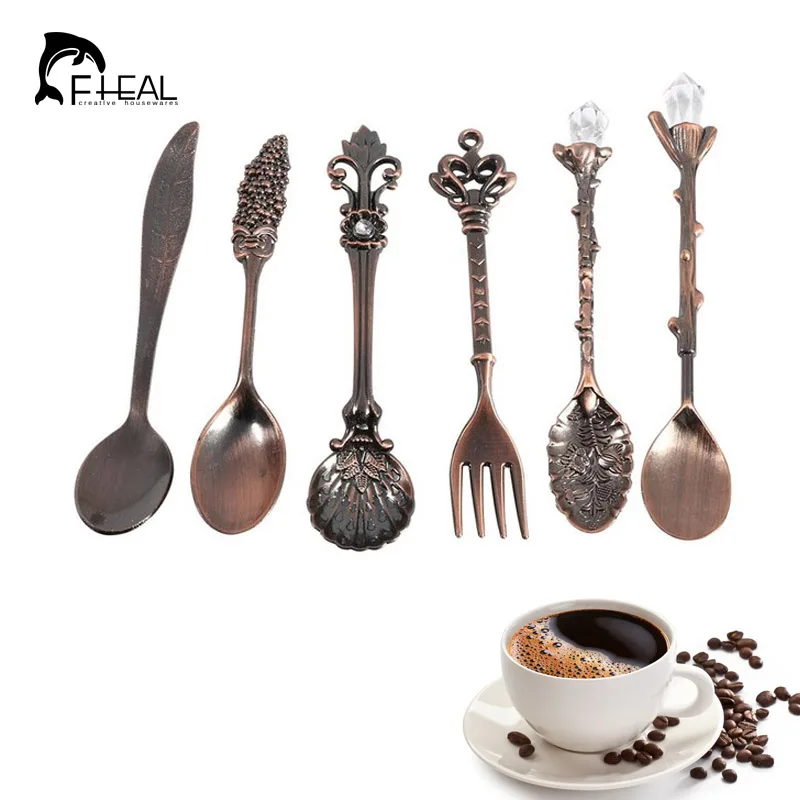 FHEAL New 6pcs/set Vintage Royal Style Metal Carved Mini Coffee Spoons and Fork Fruit Prikkers Dessert Fork Kitchen Accessories
FHEAL New 6pcs/set Vintage Royal Style Metal Carved Mini Coffee Spoons and Fork Fruit Prikkers Dessert Fork Kitchen Accessories