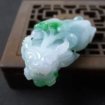 2019 New Myanmar natural A goods jade ice features fine carved green lucky brave troops beast pendant size 47.6*23*13mm
2019 New Myanmar natural A goods jade ice features fine carved green lucky brave troops beast pendant size 47.6*23*13mm