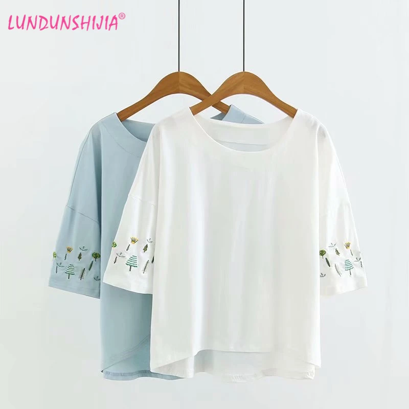 LUNDUNSHIJIA New Arrival 2019 Summer Short Women T-shirts O-neck Short Sleeve Loose Forest Embroidery Tee Tops
LUNDUNSHIJIA New Arrival 2019 Summer Short Women T-shirts O-neck Short Sleeve Loose Forest Embroidery Tee Tops