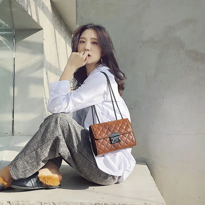 HOT fashion Simple Small Square Bag Women's Designer Handbag 2019 High-quality PU Leather Chain Mobile Phone Shoulder bags
HOT fashion Simple Small Square Bag Women's Designer Handbag 2019 High-quality PU Leather Chain Mobile Phone Shoulder bags