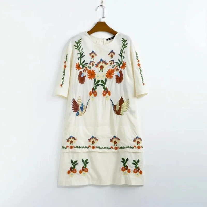 2017 women vintage position flower and crane embroidery cotton mini dres elegant vestidos casual slim short sleeve dress DS052
2017 women vintage position flower and crane embroidery cotton mini dres elegant vestidos casual slim short sleeve dress DS052
