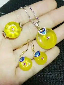 Natural green chalcedony peace clasp pendant earrings ring 3 piece suit is suitable for various occasions to wear
Natural green chalcedony peace clasp pendant earrings ring 3 piece suit is suitable for various occasions to wear