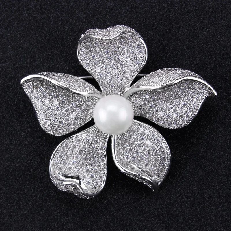 High Quality Shinning Zircon CZ Crystal Pave Five Petal Flower Brooches with Simulated Shell Pearl for Women 
High Quality Shinning Zircon CZ Crystal Pave Five Petal Flower Brooches with Simulated Shell Pearl for Women