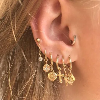 Artilady small hoop earring for women cartilage earring hoop earrings jewelry gift
Artilady small hoop earring for women cartilage earring hoop earrings jewelry gift