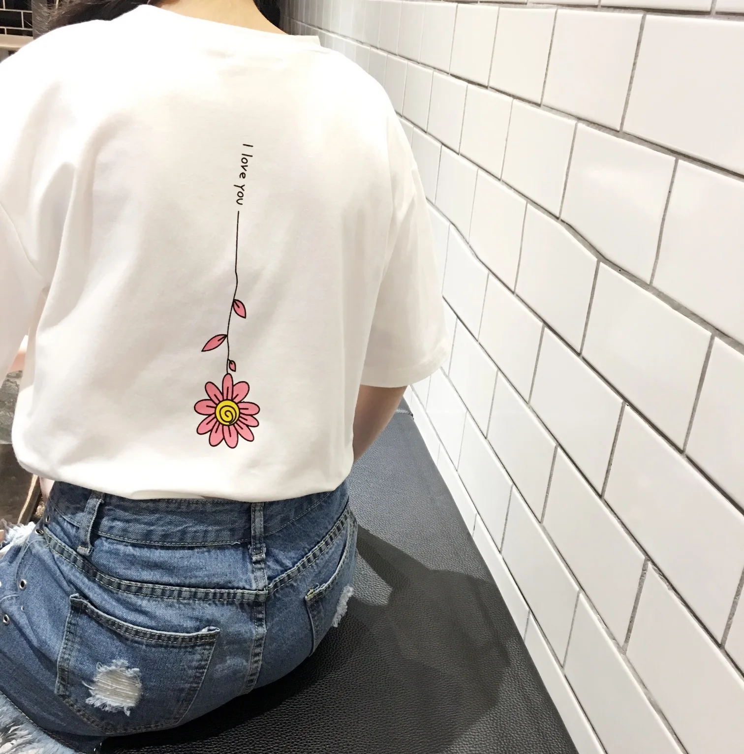 2017 Summer New Fashion Cotton Moon Printed Casual Loose Short Sleeve Female T-shirts
2017 Summer New Fashion Cotton Moon Printed Casual Loose Short Sleeve Female T-shirts
