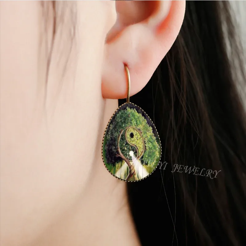 SUTEYI Chinese Culture TaiChi YinYang Sign Tears Drop Earrings Handmade Water Drop Glass Earrings For Women Charms Jewelry
SUTEYI Chinese Culture TaiChi YinYang Sign Tears Drop Earrings Handmade Water Drop Glass Earrings For Women Charms Jewelry