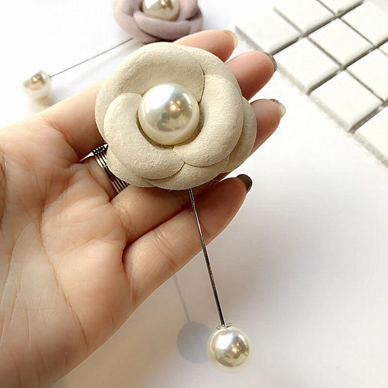 Korean Simple Fabric Velvet Camellia Flower Imitation Pearl Long Brooch for Women Fashion Suit Corsage Jewelry Accessories
Korean Simple Fabric Velvet Camellia Flower Imitation Pearl Long Brooch for Women Fashion Suit Corsage Jewelry Accessories