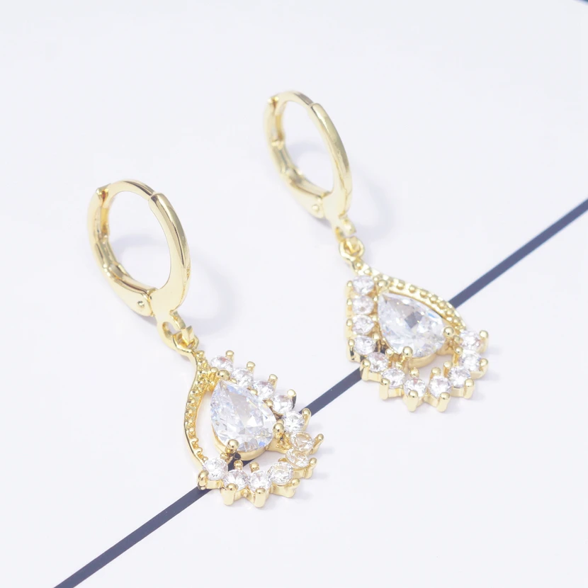 Earings Female Fashion Leaf Dangle Drop Earrings for Women Party White Crystal Zircon Gold Filled Wedding Jewelry Dropshipping
Earings Female Fashion Leaf Dangle Drop Earrings for Women Party White Crystal Zircon Gold Filled Wedding Jewelry Dropshipping