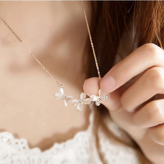Hot Women's Fashion Butterfly Necklaces Trend Opal Crystal Pendants Necklace Jewelry Wholesale Chokers Necklaces for Women Gift
Hot Women's Fashion Butterfly Necklaces Trend Opal Crystal Pendants Necklace Jewelry Wholesale Chokers Necklaces for Women Gift