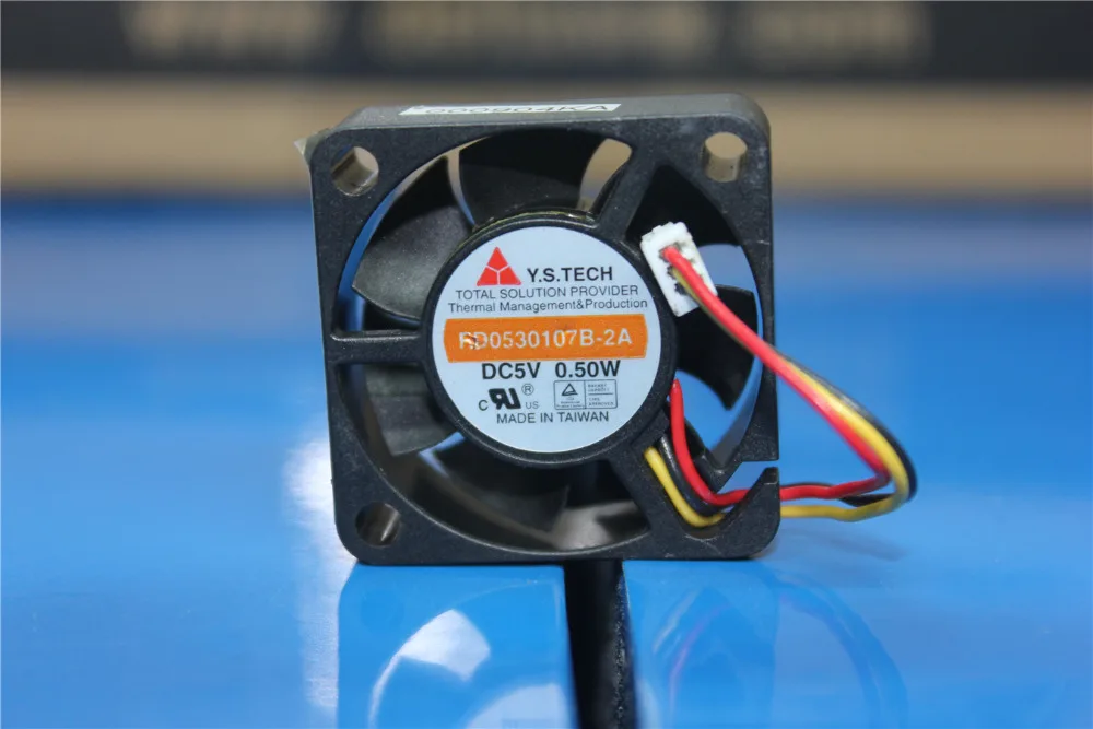 Original Y.S.TECH FD0530107B-2A DC5V 0.50W 3cm Set-top HDD Enclosure Micro Fan
Original Y.S.TECH FD0530107B-2A DC5V 0.50W 3cm Set-top HDD Enclosure Micro Fan