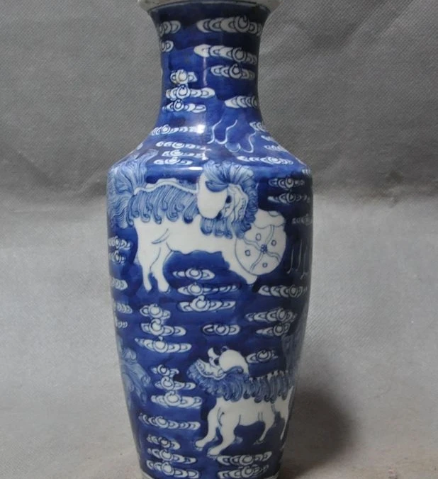 9" Marked Old China Blue&White Porcelain Foo Dog Kirin Beast Bottle Pot jar Vase
9" Marked Old China Blue&White Porcelain Foo Dog Kirin Beast Bottle Pot jar Vase