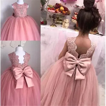 Cute Flower Girl Dresses Jewel Cap Sleeve Floor Length Girls Pageant Dresses With Lace Applique Bow For Wedding Party vestidos
Cute Flower Girl Dresses Jewel Cap Sleeve Floor Length Girls Pageant Dresses With Lace Applique Bow For Wedding Party vestidos