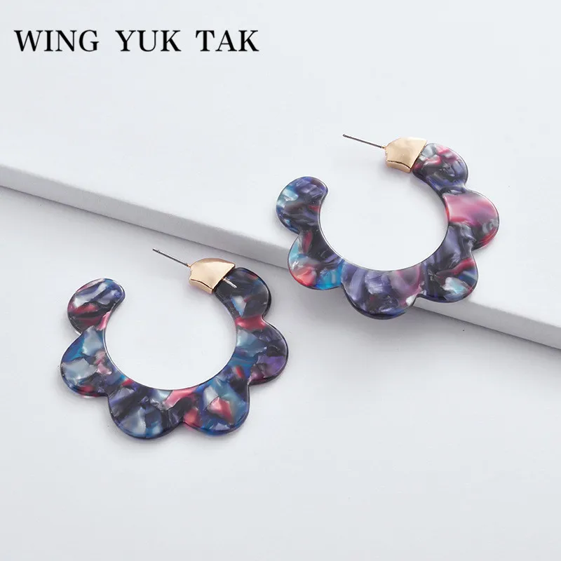 Fashion Hoop Earings Colorful Leopard Geometric Acetic Acid Resin Earrings For Bohemia Elegant Design Jewelry Brincos
Fashion Hoop Earings Colorful Leopard Geometric Acetic Acid Resin Earrings For Bohemia Elegant Design Jewelry Brincos