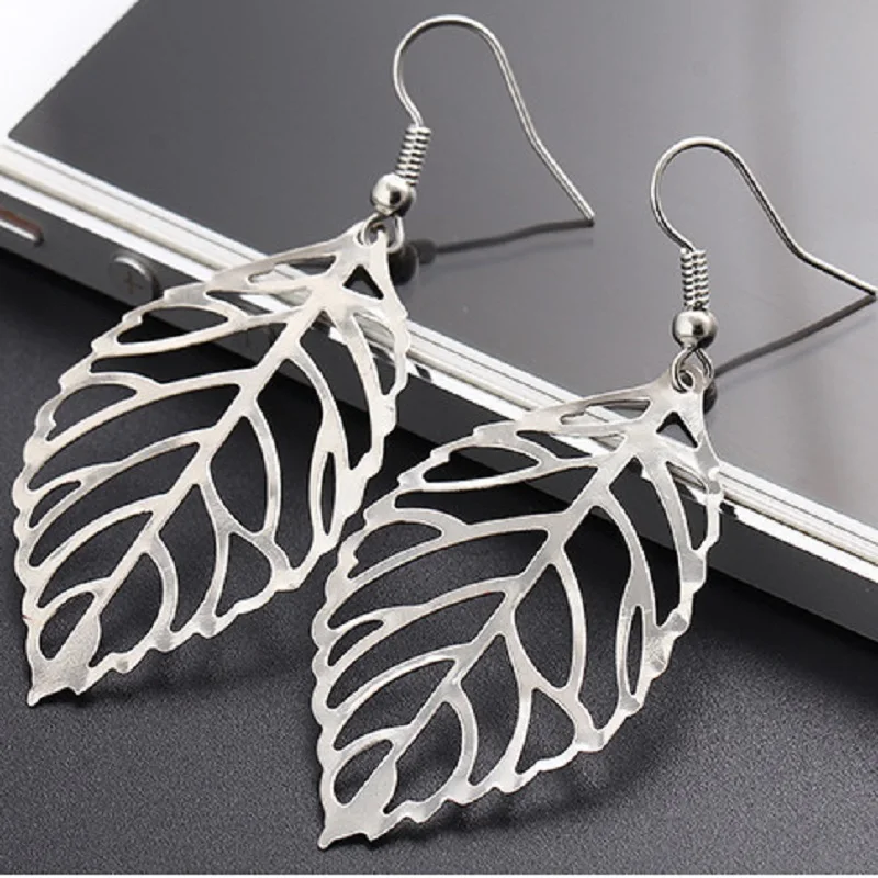 New Chic Drop Earring Metal Handmade Boho Lightweight Statement Gold Leaf Earrings for Women
New Chic Drop Earring Metal Handmade Boho Lightweight Statement Gold Leaf Earrings for Women