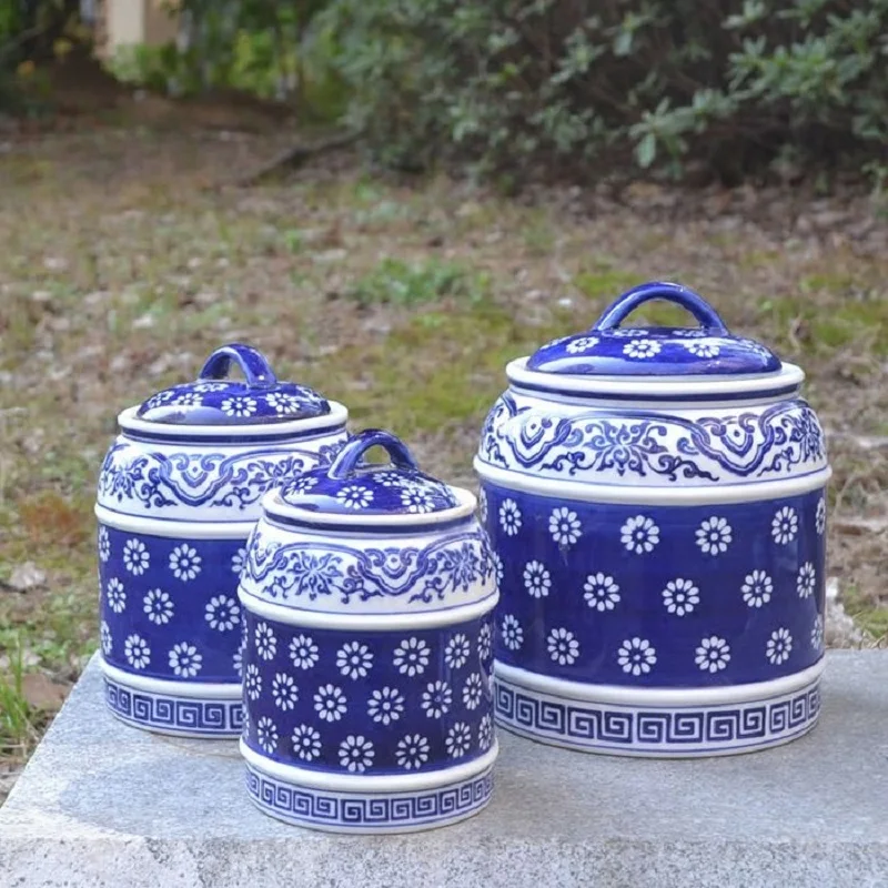 Blue and white porcelain ceramic pot trade small ornaments decorated cans Home Furnishing small ornament
Blue and white porcelain ceramic pot trade small ornaments decorated cans Home Furnishing small ornament