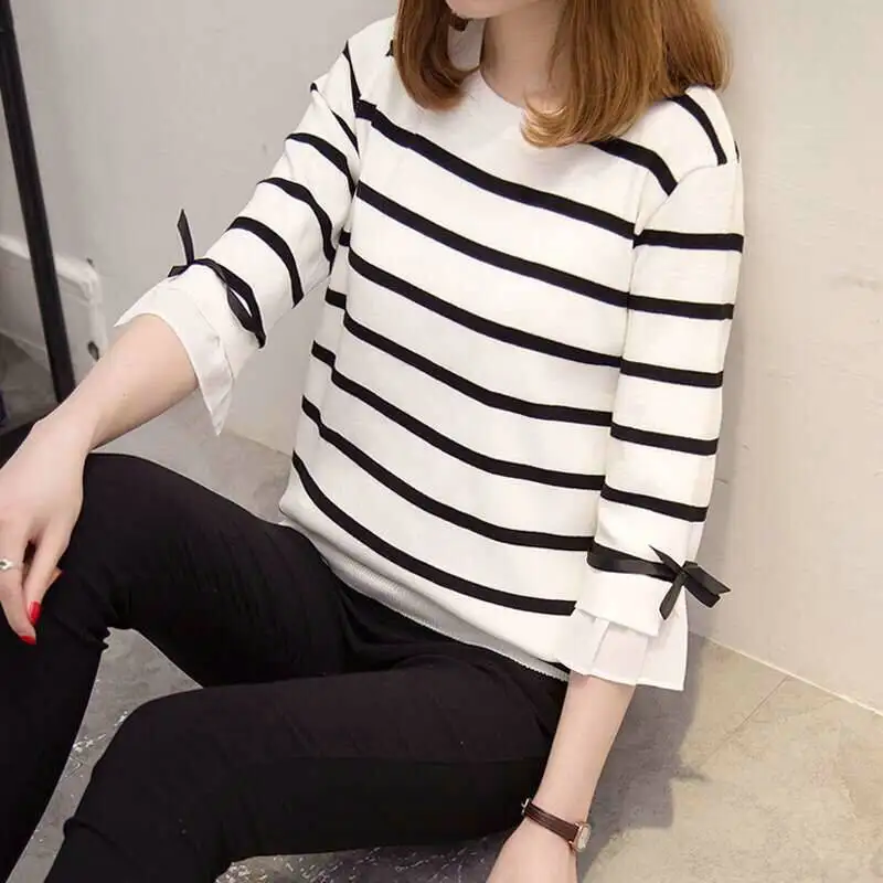 Summer New Fashion Three Quarter Women T-shirt Office Lady Black White Striped Flare Sleeve Women's Tshirt Top Tee
Summer New Fashion Three Quarter Women T-shirt Office Lady Black White Striped Flare Sleeve Women's Tshirt Top Tee