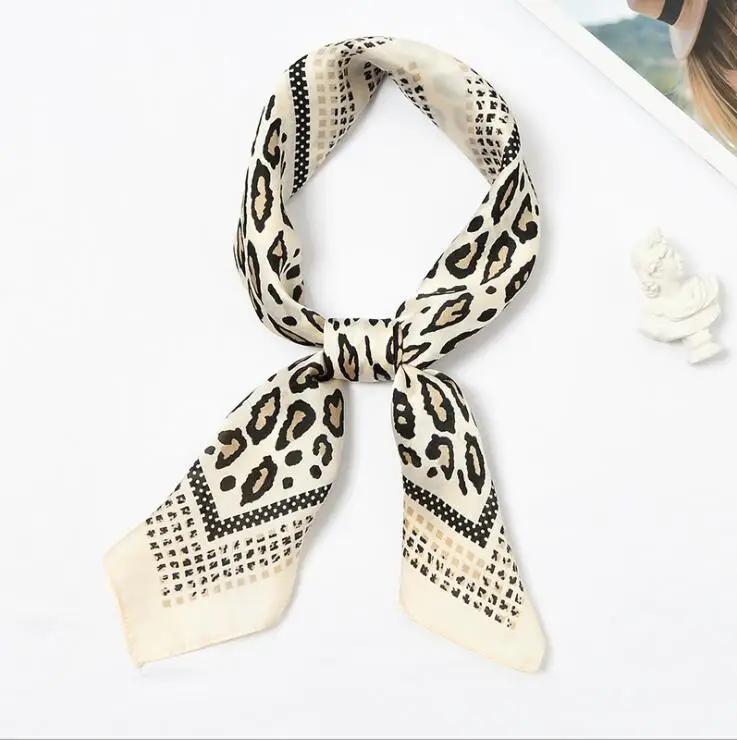 yishine New 70x70cm Women Multifunction Polyester Silk Scarf Leopard Patchwork Prints Small Square Wraps Scarves Shawl Shawls
yishine New 70x70cm Women Multifunction Polyester Silk Scarf Leopard Patchwork Prints Small Square Wraps Scarves Shawl Shawls