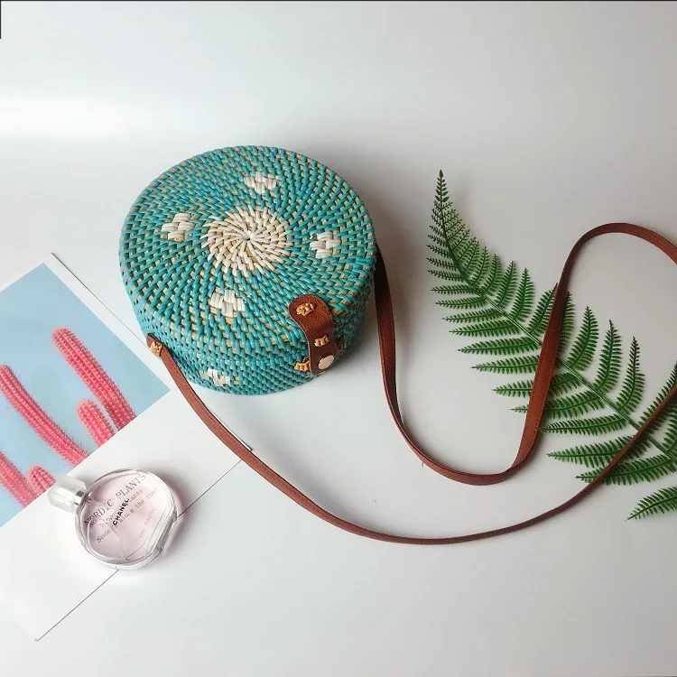 Women Circular Rattan Shoulder Bag Summer Beach Straw Handbag Boho Female Woven Crossbody Bags Round Vacation Bag Drop Shipping
Women Circular Rattan Shoulder Bag Summer Beach Straw Handbag Boho Female Woven Crossbody Bags Round Vacation Bag Drop Shipping