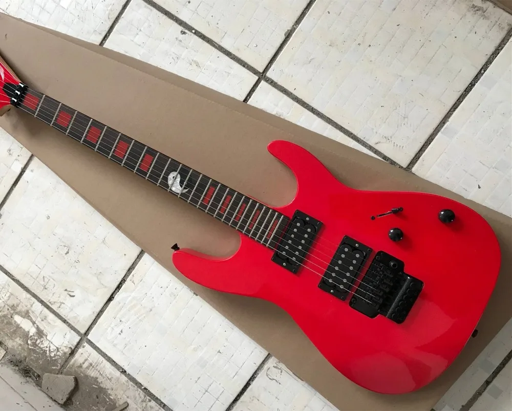 Factory custom red body electric guitar with tremolo bridge,black hardware, rosewood fingerboard,can be customized
Factory custom red body electric guitar with tremolo bridge,black hardware, rosewood fingerboard,can be customized