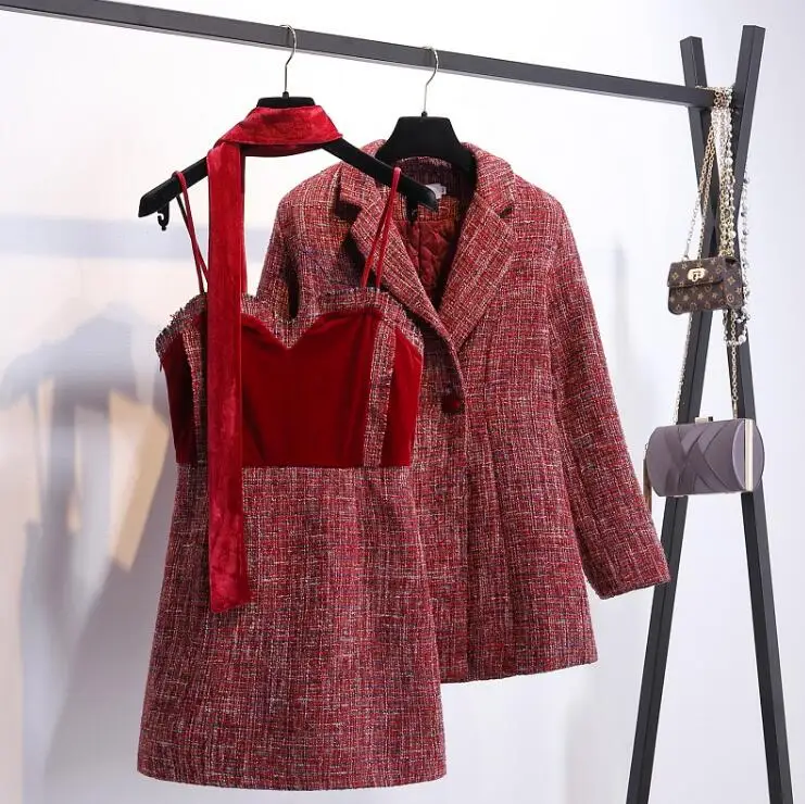 2018 Autumn and Winter New Ladies Sling Velvet Dress + Long Sleeve Knit Tweed Wool Coat Two-piece Women's Retro Dress Suit
2018 Autumn and Winter New Ladies Sling Velvet Dress + Long Sleeve Knit Tweed Wool Coat Two-piece Women's Retro Dress Suit