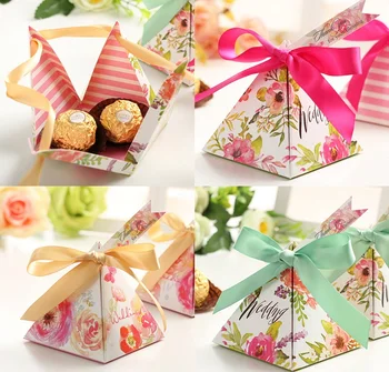100pcs Floral Triangular Pyramid Style Wedding Favors Candy Boxes Party Gift Box With Rose / Gold / Green Ribbons
100pcs Floral Triangular Pyramid Style Wedding Favors Candy Boxes Party Gift Box With Rose / Gold / Green Ribbons