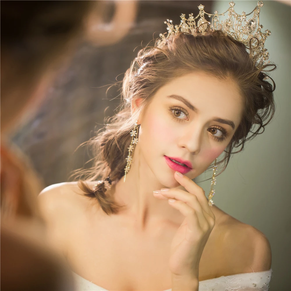Vintage Bride Wedding Large Crown Rhinestone Headband Queen Tiara Women Costume Photography Headdress Ornament Headwear Handmade
Vintage Bride Wedding Large Crown Rhinestone Headband Queen Tiara Women Costume Photography Headdress Ornament Headwear Handmade