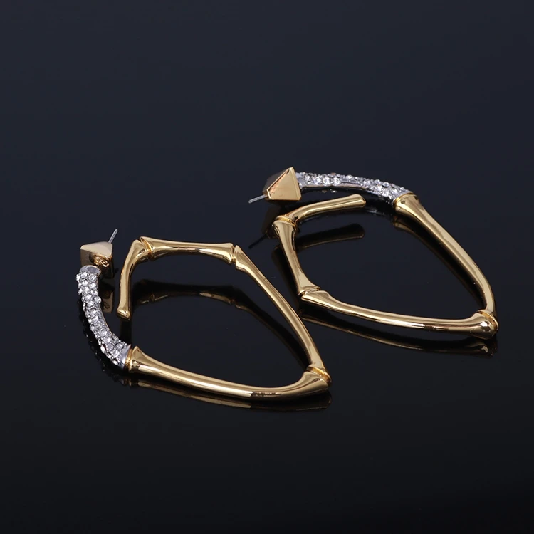 Europe and the United States wind designer bamboo knot joint color irregular geometric shape hyperbole earring female couple
Europe and the United States wind designer bamboo knot joint color irregular geometric shape hyperbole earring female couple