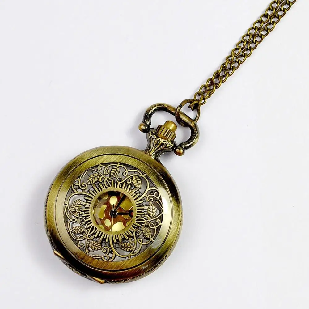 Classic and nostalgic broken flower hollow out fashion small leaf pocket watch palace men and women antique gift watch
Classic and nostalgic broken flower hollow out fashion small leaf pocket watch palace men and women antique gift watch