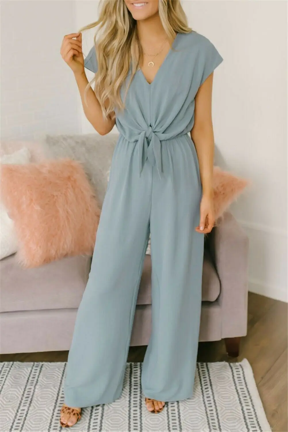 Summer Women Backless OL Jumpsuit Playsuit Romper Wide Leg Jumpsuits Pure Color Waisted V Neck Summer Holiday Beach Trousers
Summer Women Backless OL Jumpsuit Playsuit Romper Wide Leg Jumpsuits Pure Color Waisted V Neck Summer Holiday Beach Trousers