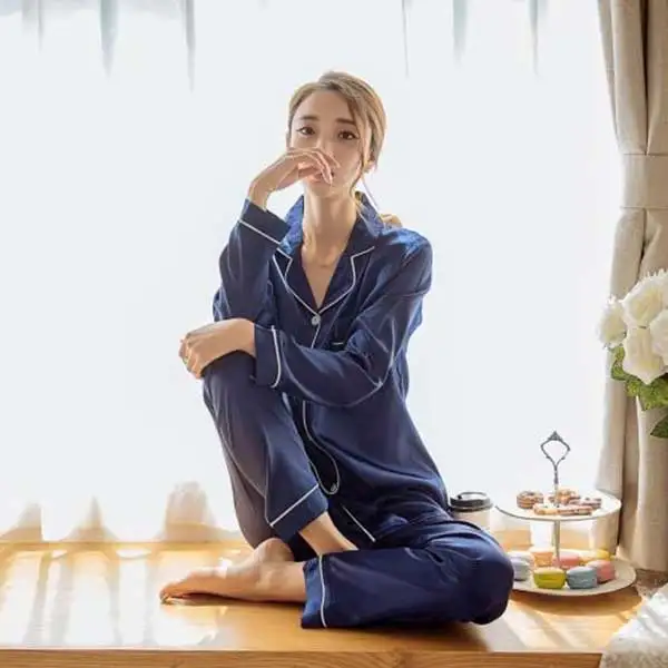 Spring Autumn Women Pyjamas 2 Pieces Set Long Sleeve Silky Nightwear Lady Sleepwear Suit Home Wear Clothes GDD99
Spring Autumn Women Pyjamas 2 Pieces Set Long Sleeve Silky Nightwear Lady Sleepwear Suit Home Wear Clothes GDD99