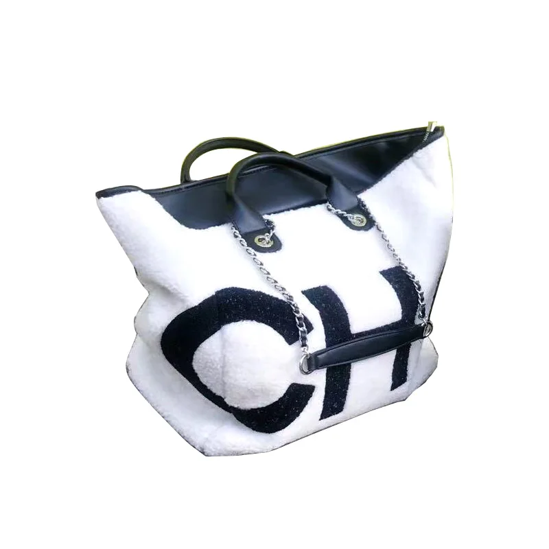 Brand Jumbo fur bag large big warm shopping totes handbag women print letter CHA luxury brand chains bag white black dropship
Brand Jumbo fur bag large big warm shopping totes handbag women print letter CHA luxury brand chains bag white black dropship