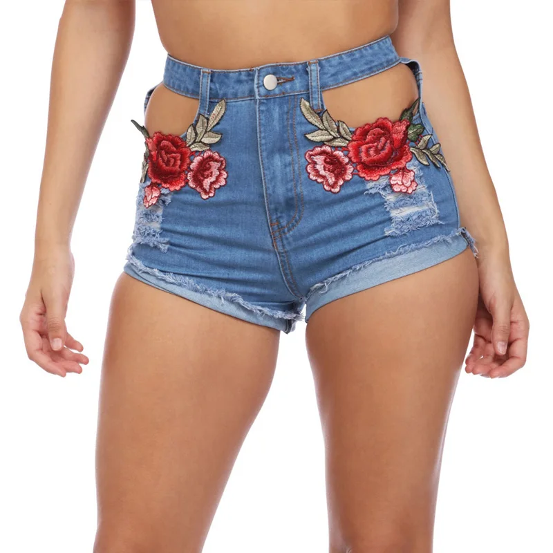 Шортики с цветочным узором 