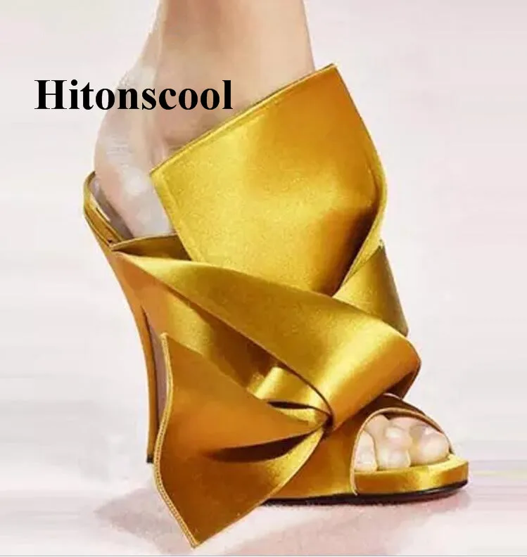 New Luxury Silk Women Slippers Bow-Knot Designer Party Wedding Shoes Woman Mules Shoes Sexy High Heel Pumps Ladies Sandals
New Luxury Silk Women Slippers Bow-Knot Designer Party Wedding Shoes Woman Mules Shoes Sexy High Heel Pumps Ladies Sandals