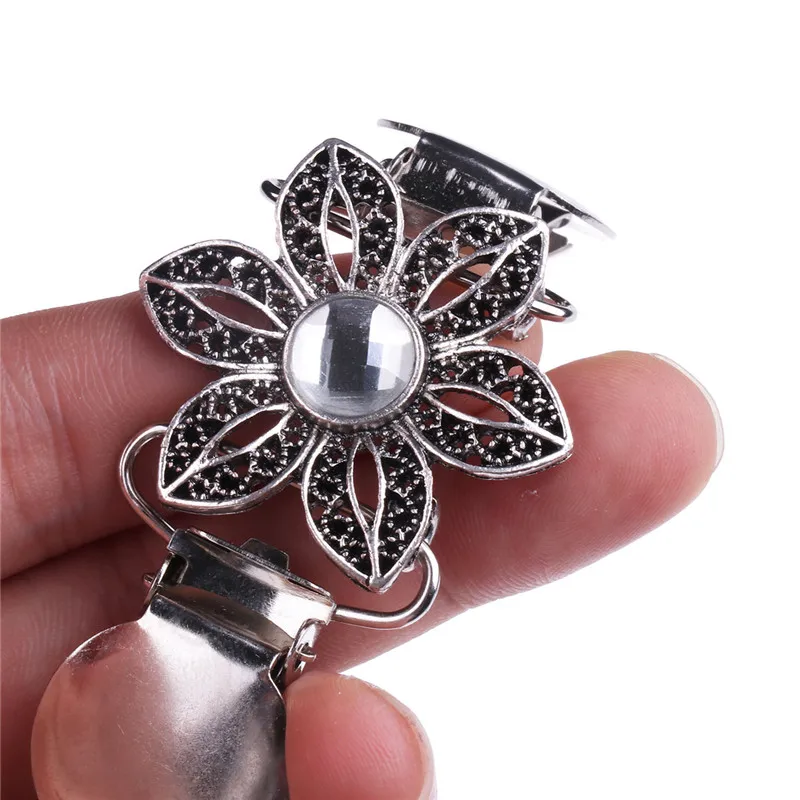 Brooch Sweater Shawl Clips Cardigan Collar Duck-mouth Clip Holder Antique Silver Women Retro Flower Pattern Clothing Pins Clip
Brooch Sweater Shawl Clips Cardigan Collar Duck-mouth Clip Holder Antique Silver Women Retro Flower Pattern Clothing Pins Clip