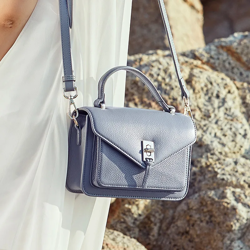 2019 College Satchel Bag Retro 100% Real Leather Flap Bag for Women's Crossbody Bag Ladies Messenger Bag Small Daily Purse
2019 College Satchel Bag Retro 100% Real Leather Flap Bag for Women's Crossbody Bag Ladies Messenger Bag Small Daily Purse