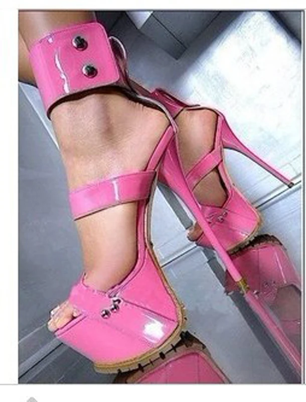 High Heels 2017 New Platform Women Shoes Round Toe Buckle Strap Thin Heel Sandals Fashion Party Shoes Woman Big Size Eu 34-43
High Heels 2017 New Platform Women Shoes Round Toe Buckle Strap Thin Heel Sandals Fashion Party Shoes Woman Big Size Eu 34-43