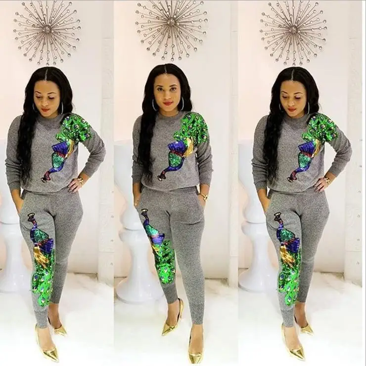 2018 autumn and winter new style, fashion, peacock sequins, spliced trousers, two-piece set
2018 autumn and winter new style, fashion, peacock sequins, spliced trousers, two-piece set