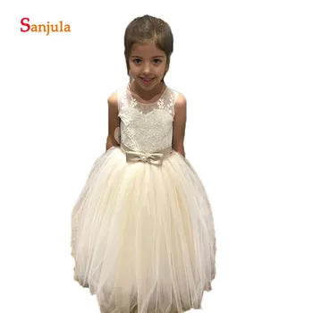 Tank Ball Gown Little Princess Flower Girls Dresses 2019 Newly Appliques Waist Bow Open Back Birthday Party Dresses D276
Tank Ball Gown Little Princess Flower Girls Dresses 2019 Newly Appliques Waist Bow Open Back Birthday Party Dresses D276