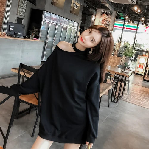 Sweatshirt Women Streetwear 2018 Autumn Winter Korean Fashion Halter Hollow Out Off Shouder Oversize Pullover Tops Black T308
Sweatshirt Women Streetwear 2018 Autumn Winter Korean Fashion Halter Hollow Out Off Shouder Oversize Pullover Tops Black T308