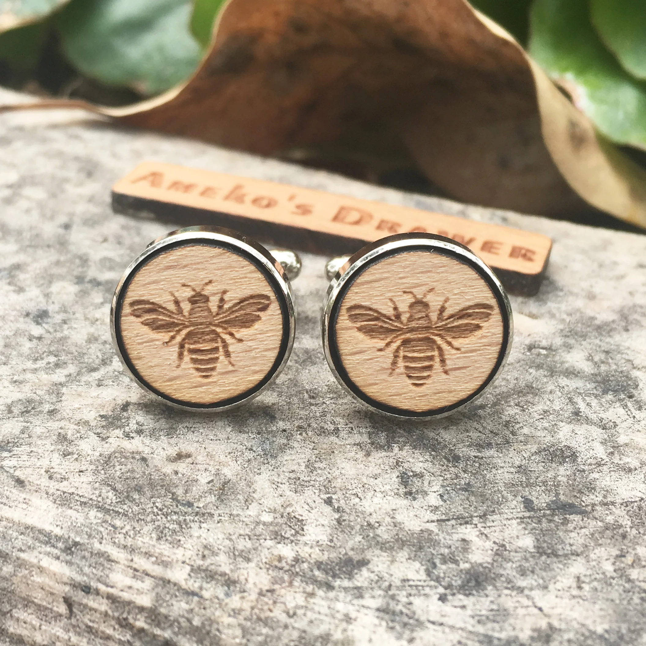 Animal Laser Engraved Cufflinks Bee Wooden Cufflinks Napoleon Bee Cufflink Honey Bee Suit Accessory X 5 Pairs
Animal Laser Engraved Cufflinks Bee Wooden Cufflinks Napoleon Bee Cufflink Honey Bee Suit Accessory X 5 Pairs